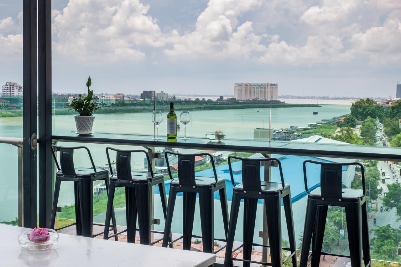 Nou'S River Hotel Phnom Penh Esterno foto